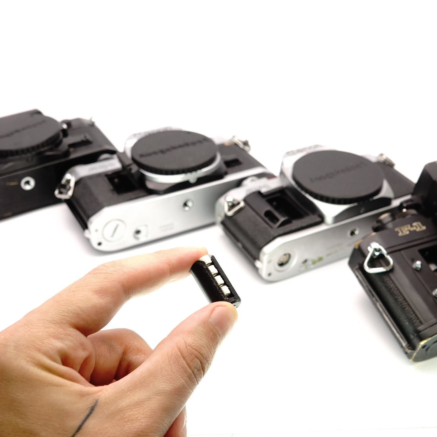 Batterieadapter (4x LR44 zu 4LR44/PX28) für Canon AE-1, A-1, Mamiya 645 & Pentax 67