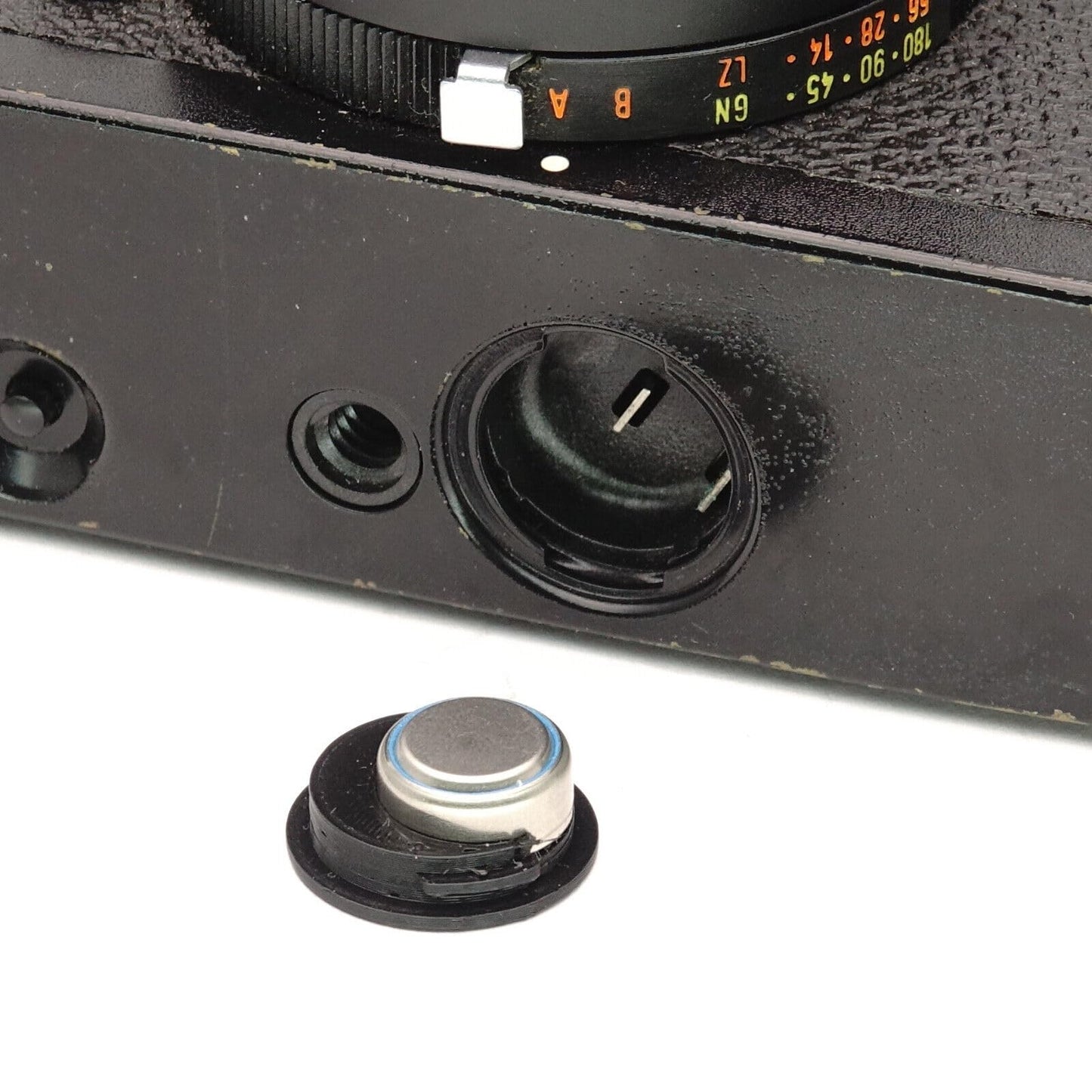 Batteriefachdeckel & Adapter (675er Zink-Luft) für Rollei XF 35